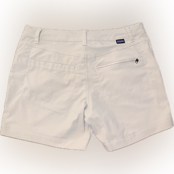 Patagonia Women's Light Tan Khaki Shorts - Picture 4 of 6